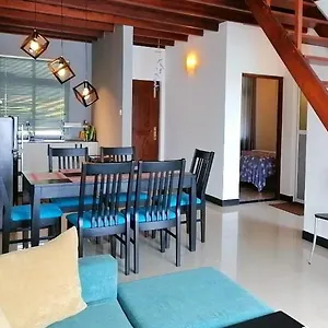 https://lakeville-residence.kandyhotelsnow.com